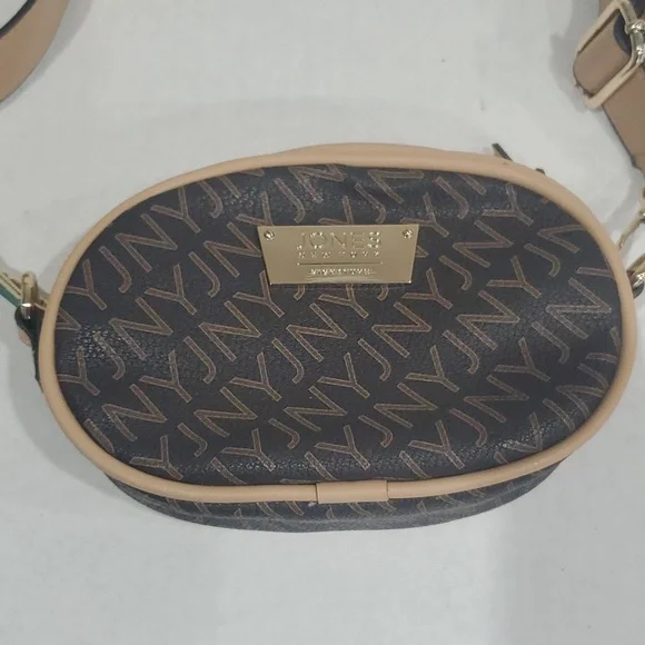 NEVER USED Jones New York Crossbody Bag to Fanny Pack - Picture 2 of 5
